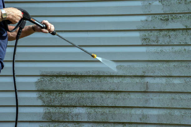 Best Animal Enclosure Cleaning  in Eagle Lake, FL